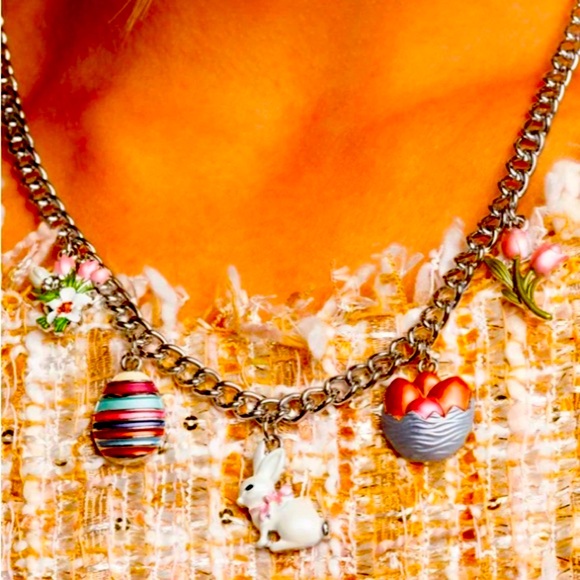 🐰 COMPLETE LOOK EASTER EMBELLISHMENT NECKLACE & EASTER ENHANCEMENT MULTI❗️ - Picture 4 of 7
